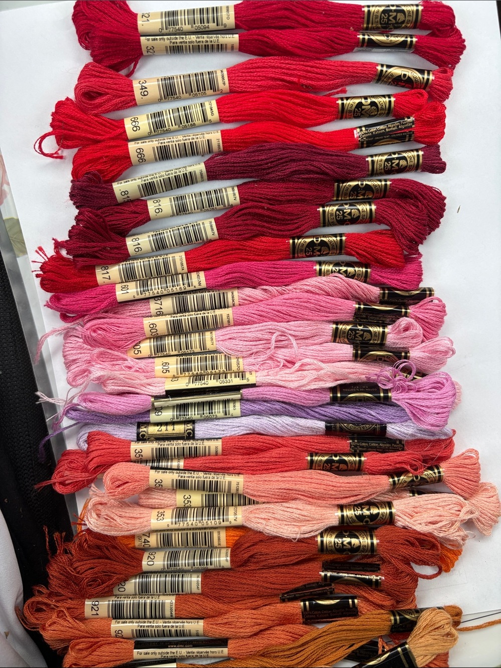 DMC Embroidery Floss Lot 30 skeins, Mixed Reds, Pinks, Oranges, rusts, lavender.